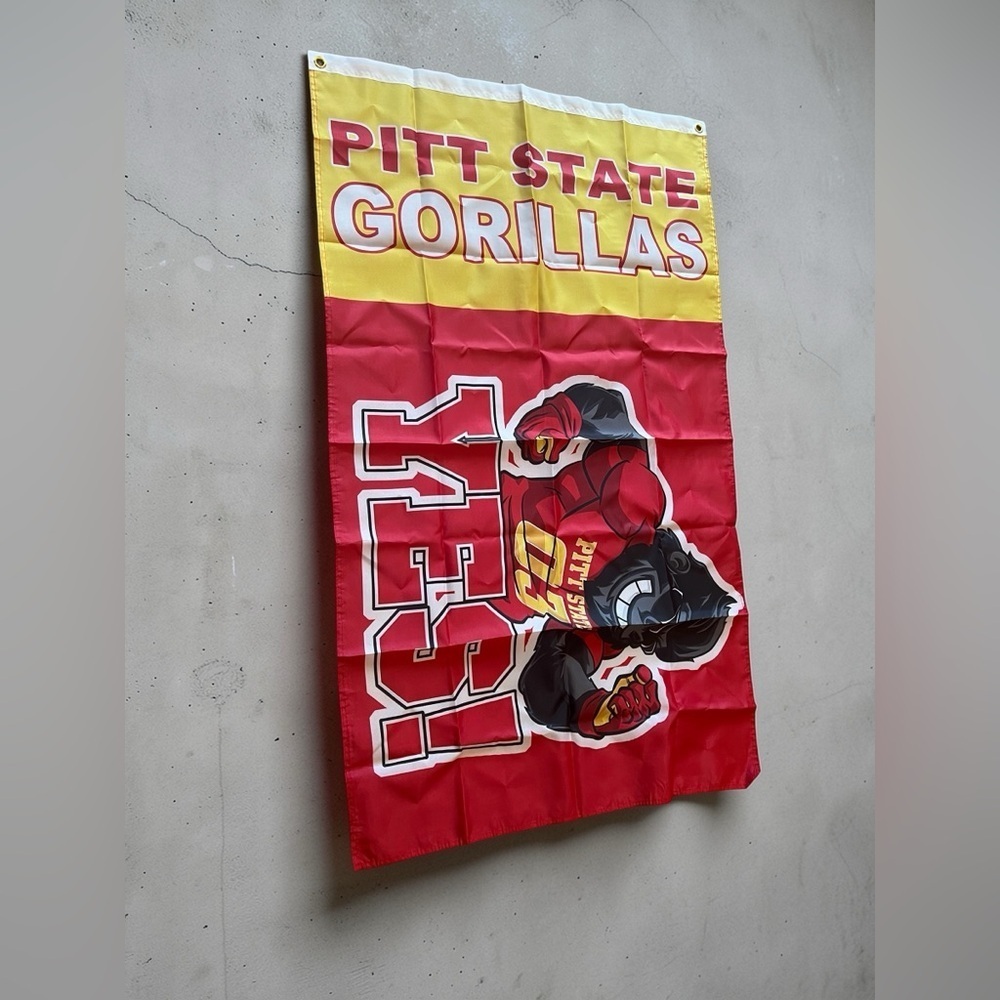 Pitt State Gorillas Banner House Flag – In Bag
